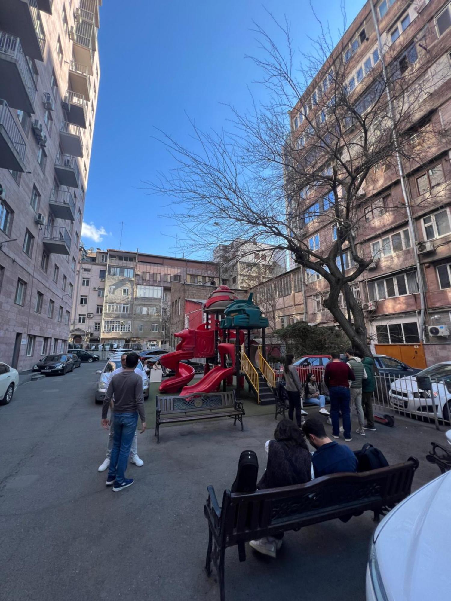 Guest House Northern Avenue エレバン エクステリア 写真
