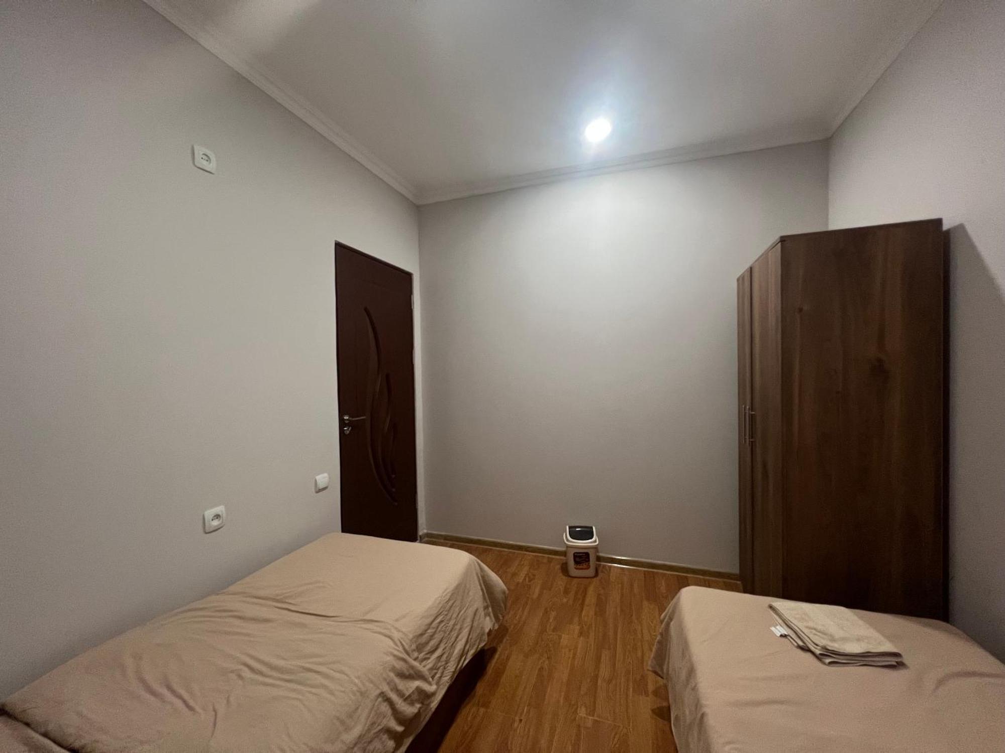 Guest House Northern Avenue エレバン エクステリア 写真